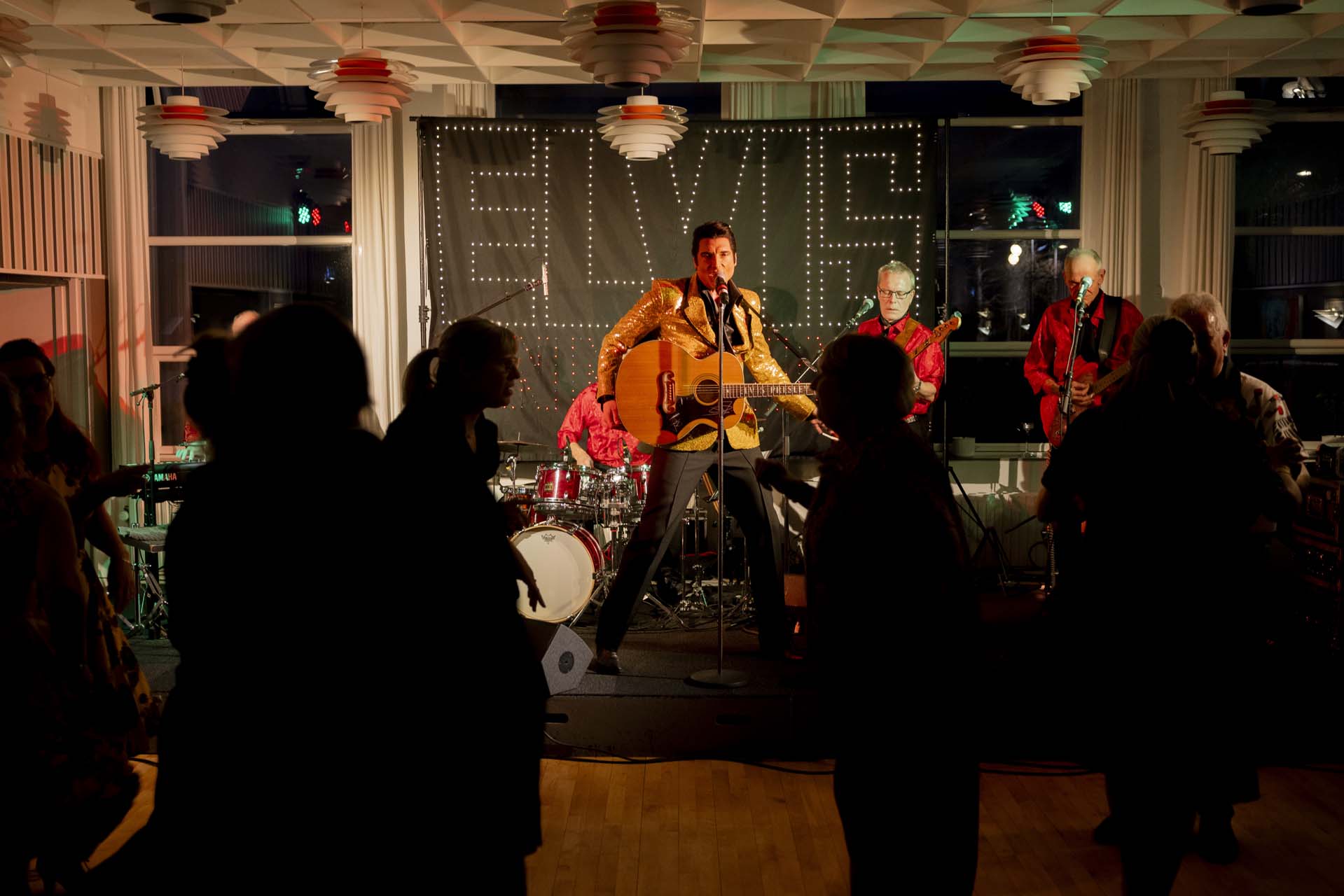 Elvis-imitator Brian Troy